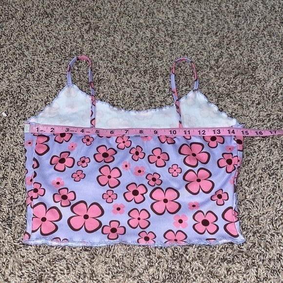 Shein women’s medium lettuce trim floral rib knit cami crop top - Picture 4 of 7